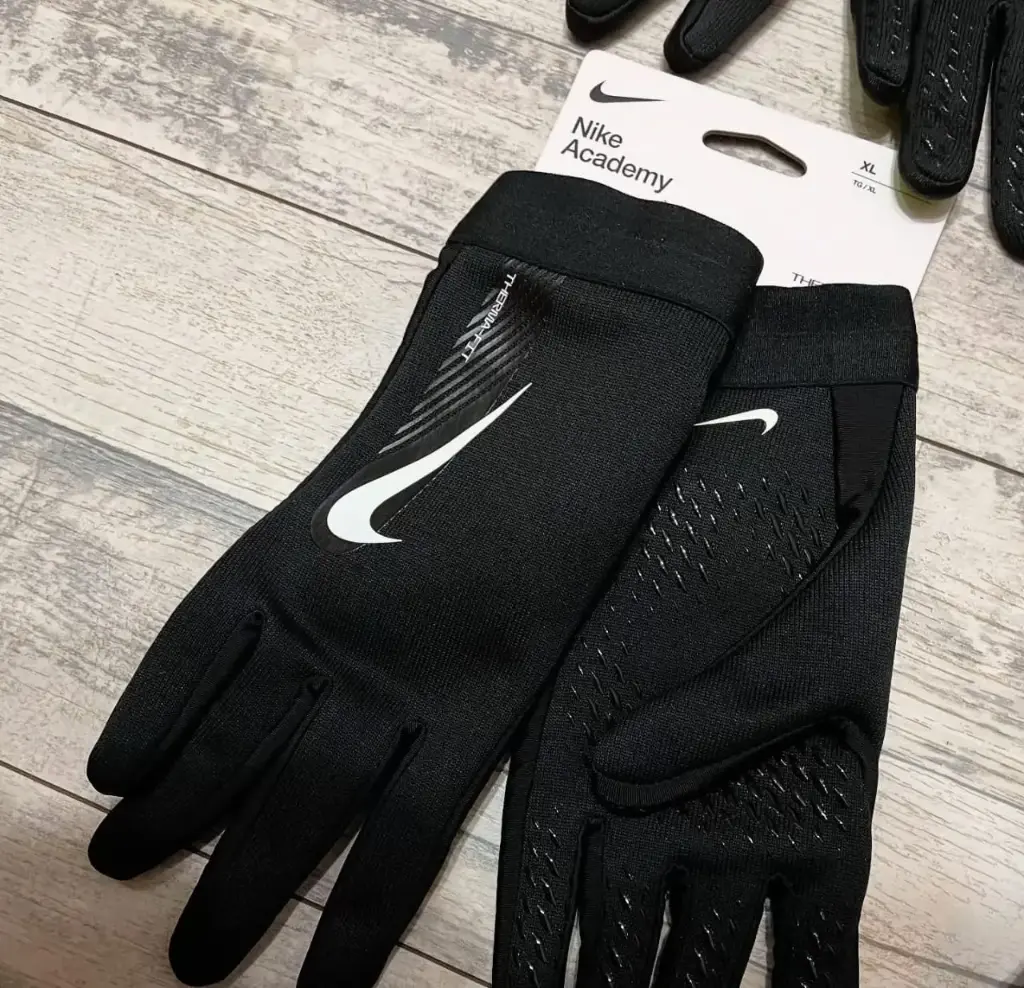 NIKE GLOVES